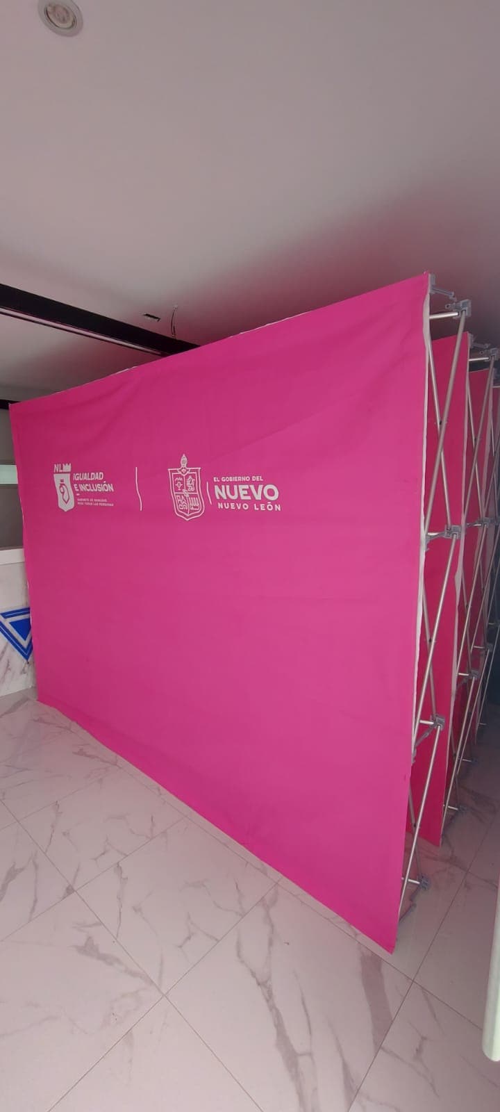 BACKDROP / PARED GRÁFICA